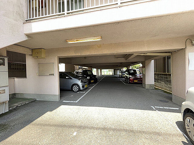 6 / 11