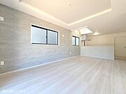 LDKから水廻りへアクセスできるので、家事動線も良好です
