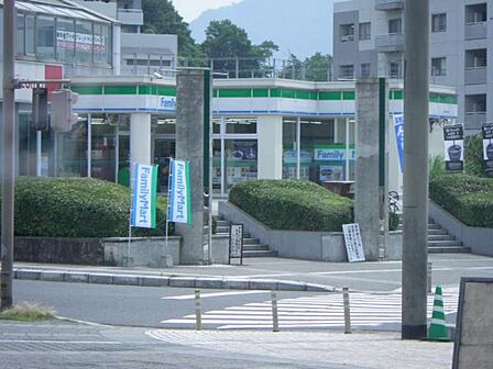 ファミリーマート Aシティー店157m