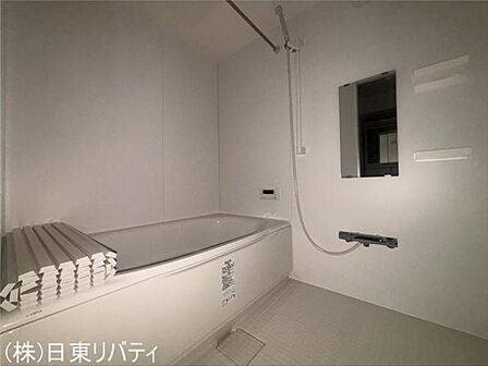リフォーム済の綺麗な室内です。