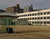 広島市立中山小学校？1215m