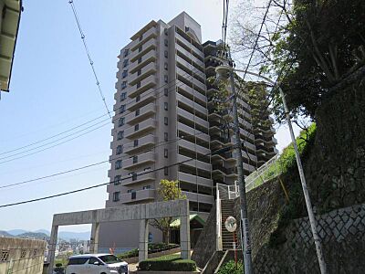 外観:JR三滝駅まで徒歩6分の周辺利便性の良い立地 外観:JR三滝駅まで徒歩6分の周辺利便性の良い立地
