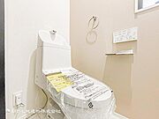 【トイレ】毎日使うからこそ、いつも清潔な状態が嬉しいです。　お掃除がしやすいモデルです。