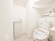 ウォシュレット、保温機能付き便座など充実の設備です　お掃除がしやすくストレスフリー！