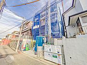 開放感があり日当りも良好です！目の前に広がる開放感とゆとり。暮らしの夢を育む住まいがここにあります！穏やかな風と陽光を導き、プライバシーに配慮された設計プランで居住性を一段と心地よいものにしています！