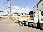 開放感があり日当りも良好です！目の前に広がる開放感とゆとり。暮らしの夢を育む住まいがここにあります！穏やかな風と陽光を導き、プライバシーに配慮された設計プランで居住性を一段と心地よいものにしています！