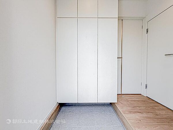 玄関を拡大表示