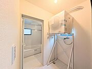 住みやすさとデザイン性を両立させた欲張りな住宅が登場しました　相反しがちなことが相互作用でより良質に！本物だけが表現することができる質の高い機能美はよきものをつなげた古くからの伝統と最新技術の結晶です