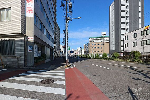 敷地北東側の前...
