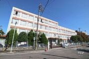 表山小学校[公立]の外観