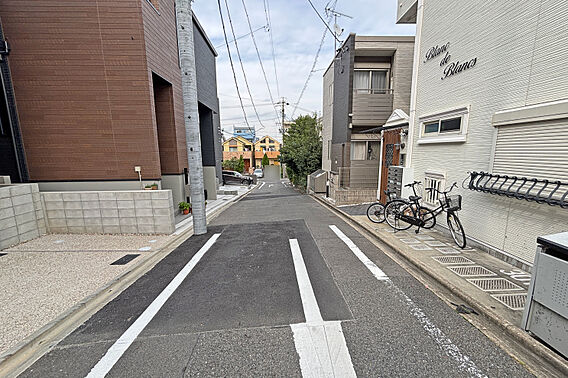 物件の西側前面...