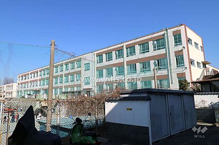 滝川小学校[公立]の外観