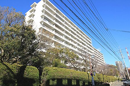 八事パークマンションの外観(南西側から)