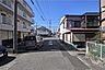 外観：物件の南側前面道路（東側から）［2026年10月6日撮影］