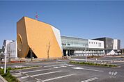 日進市立図書館の外観