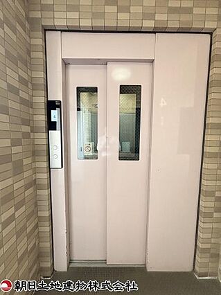エレベーターは...