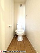 トイレには快適な温水清浄便座付。