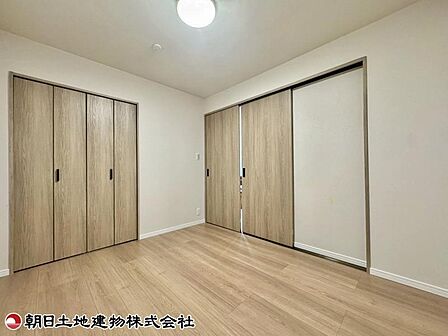 全居室収納付き。