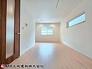 たっぷりの光や風を取り込みつつ、家具のレイアウトがしやすい設計です。