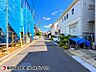外観：前面道路