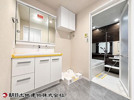 脱衣スペースにゆとりがあり、忙しい時間帯でもストレスなく動けそうです。
