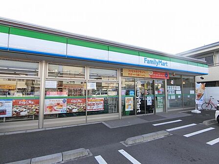 ファミリーマート 大和東三丁目店130m