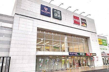 V・drugみなと店■医薬品・化粧品・日用雑貨などを取り扱っており、とても便利ですね！ 1500m