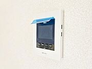 05.録画機能付インターホンシンプルで使いやすいインターホン。録画機能付きで、自動録画のほか、手動録画もできます。不在時の来客確認にも便利です。※イメージ写真