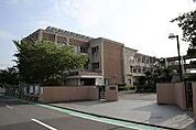 長良中学校■校訓「元気・やる気・根気・思いやりの気」～夢をもち 仲間と学ぶ～ 2300m