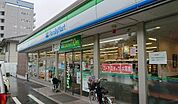 ファミリーマート熱田白鳥三丁目店■「あなたとコンビに」ファミリーマート。24時間営業のコンビニは生活環境に欠かせません♪Tカードなどがご利用いただけます！ 580m