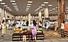 周辺：パレマルシェ神宮前店■毎日の生活に欠かせない商品はもちろんのこと、こだわりのつまったおいしい自社ブランド「オークワプレミアム」商品なども取りそろえています。 1420m