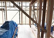 04.伝統的工法「木造軸組み工法」は土台、柱、梁などの住宅の骨格を木の軸で造る工法で1000年以上にわたり、改良・発達を繰り返してきました。