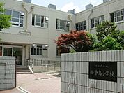 西中島小学校■校訓「力いっぱい・心豊かに・たくましく 」豊かな知性と情操をもち、心身ともに健やかな児童の育成を教育目標として掲げています。 660m