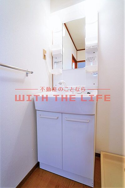 画像17:独立洗面台あり、毎朝おしゃれに忙しい女性の方におすすめです