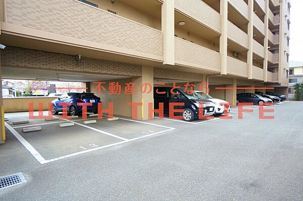 画像4:駐車場があるので、車を買う予定の方も安心です
