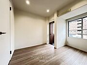 住まう方でカスタマイズしていただけるシンプルなデザインの内装。ご自身で素敵な空間を創り上げられます。