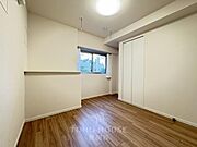 住まう方でカスタマイズしていただけるシンプルなデザインの内装。ご自身で素敵な空間を創り上げられます。