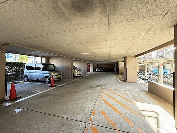 駐車場：詳細は...