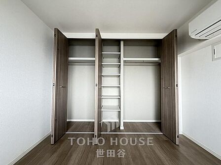 しっかりと収納スペースもある居室部分はちょうどよい広さです。
