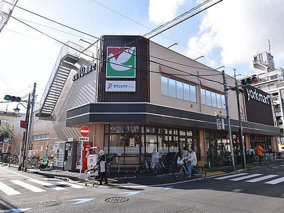 ヨークマート中...