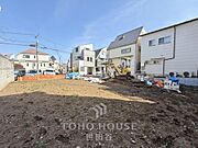 駅まで徒歩12分。建築条件付き売地。是非お気軽にお問い合わせください。