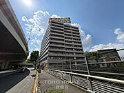 通その邸が魅せる、気品・上質・重厚感・細やかさ、そのすべては訪れた者に安らぎと品性を与える特別な空間です。ここに住むからこそ意味がある。すべての【始まり】をここから迎えます。
