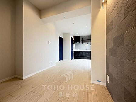 新規内装フルリフォーム物件です。(26年4月完工)最上階・角部屋陽当たり・眺望良好トランクルーム付き(無償)