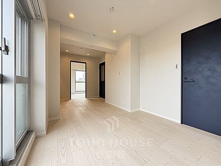 新規内装フルリフォーム物件です。(26年4月完工)最上階・角部屋陽当たり・眺望良好トランクルーム付き