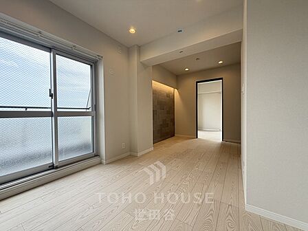 新規内装フルリフォーム物件です。(26年4月完工)最上階・角部屋陽当たり・眺望良好トランクルーム付き(無償)