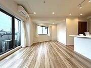 内装プラン作成中です。南向き・陽当り良好◎三方角部屋です。是非お気軽にお問い合わせください。