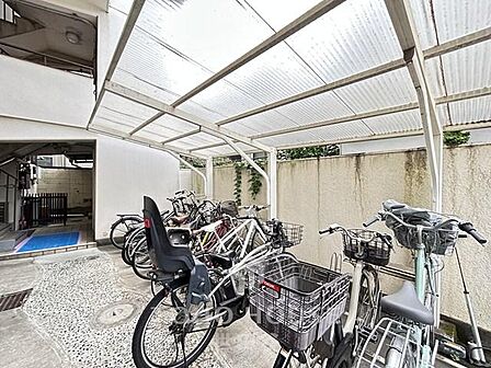 新規リノベーション物件。南西角部屋・陽当り、通風良好生活に便利な住環境仕様設備充実