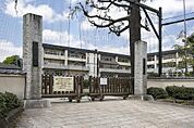 調布市立深大寺小学校まで約550m