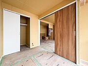 新規リノベーション(26年7月完工)角部屋住戸、駅まで徒歩8分です。是非お気軽にお問い合わせください。