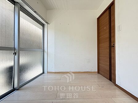 南向き・2階部分。駅まで徒歩1分の立地。即入居可能です。是非お気軽にお問い合わせください
